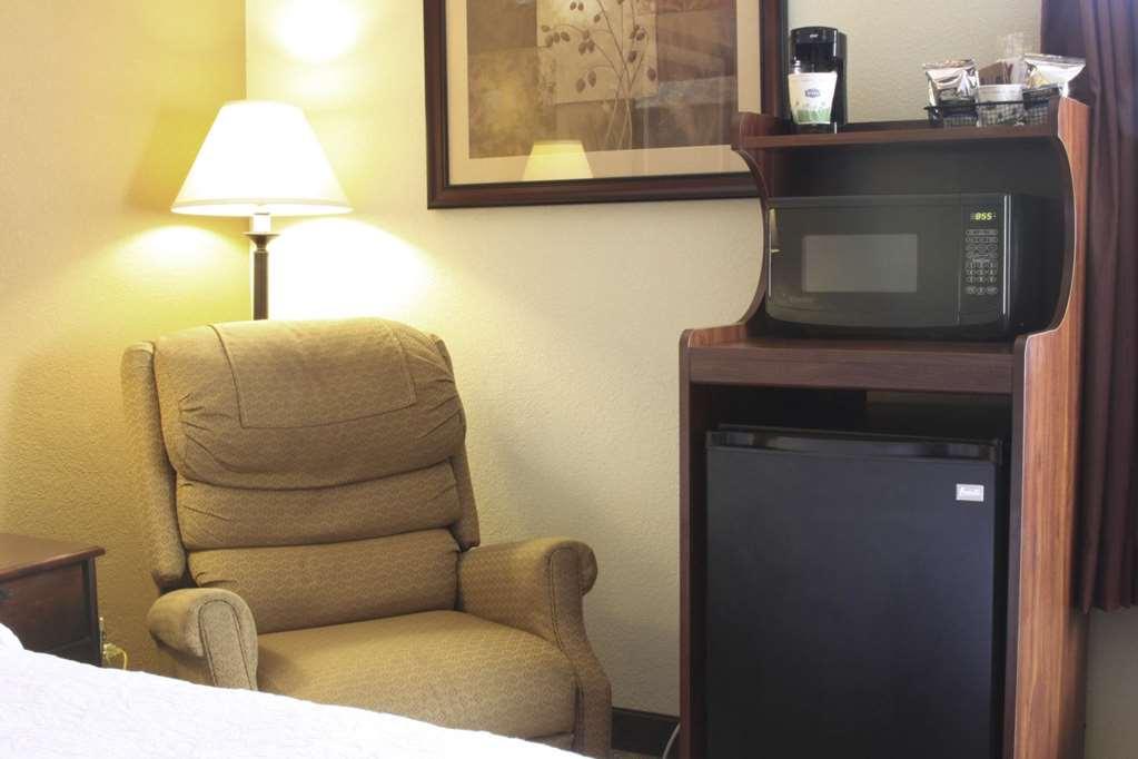 Hampton By Hilton Of Eddyville Hotel