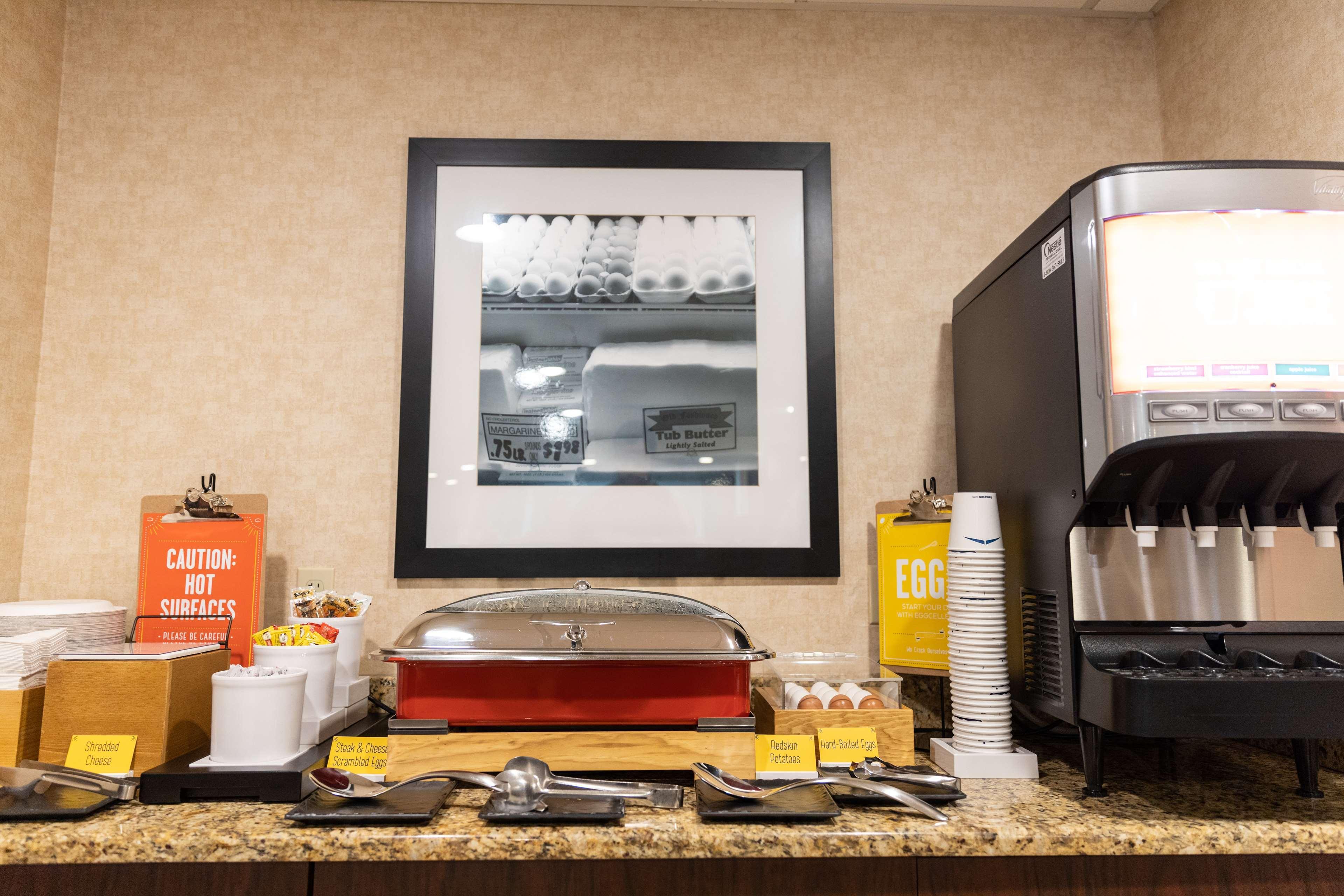 Hampton By Hilton Of Eddyville