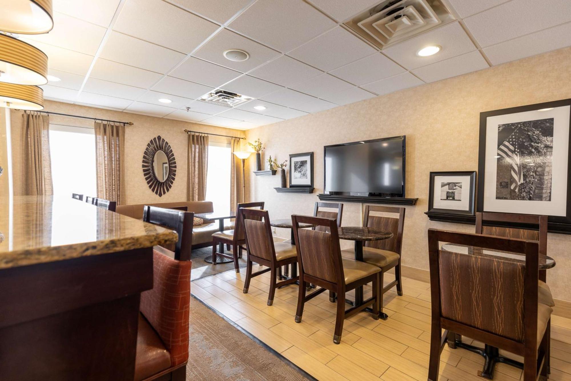 Hampton By Hilton Of Eddyville